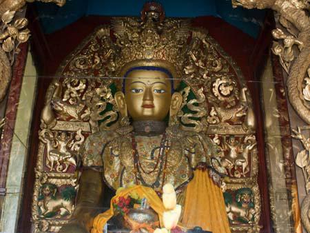 Six metre high figure of Sakyamuni, the past Buddha
